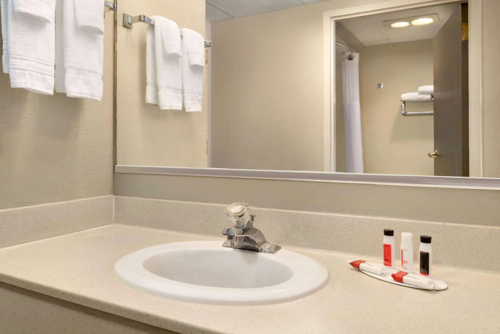 Super 8 by Wyndham Chambersburg I-81