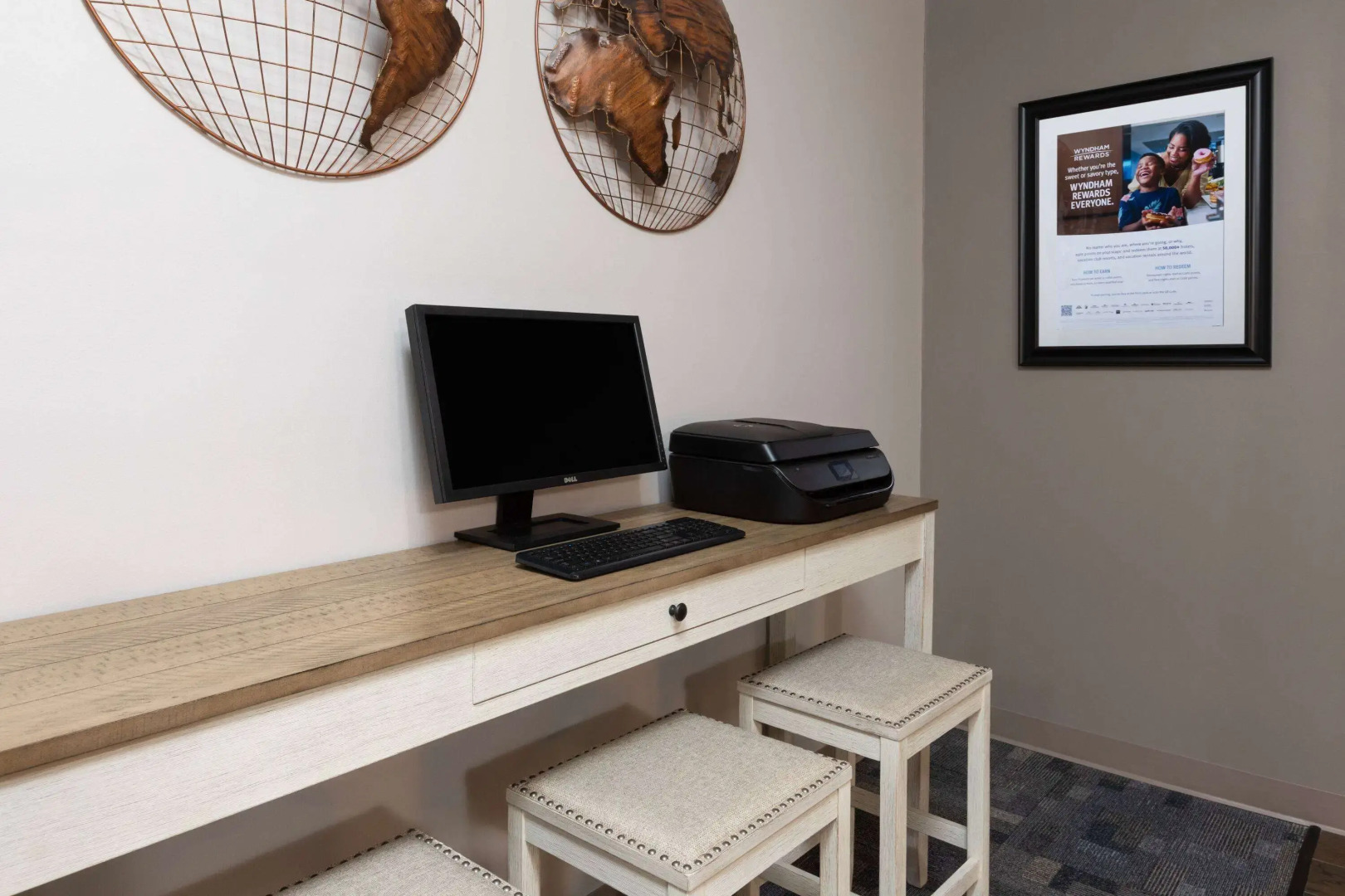 Days Inn by Wyndham Hutchinson