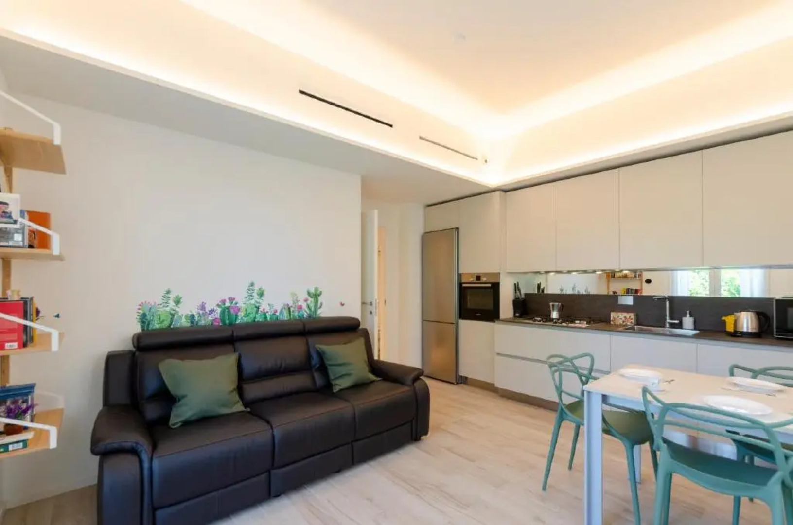 JOIVY Apt For 4, Near Centre, Beach And Train Station