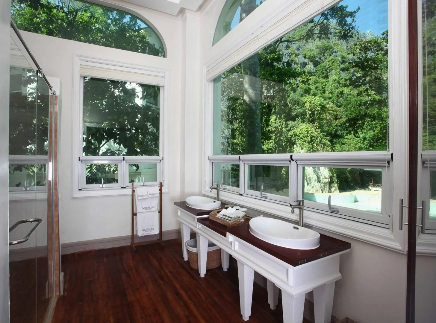 Matinloc Island Resort