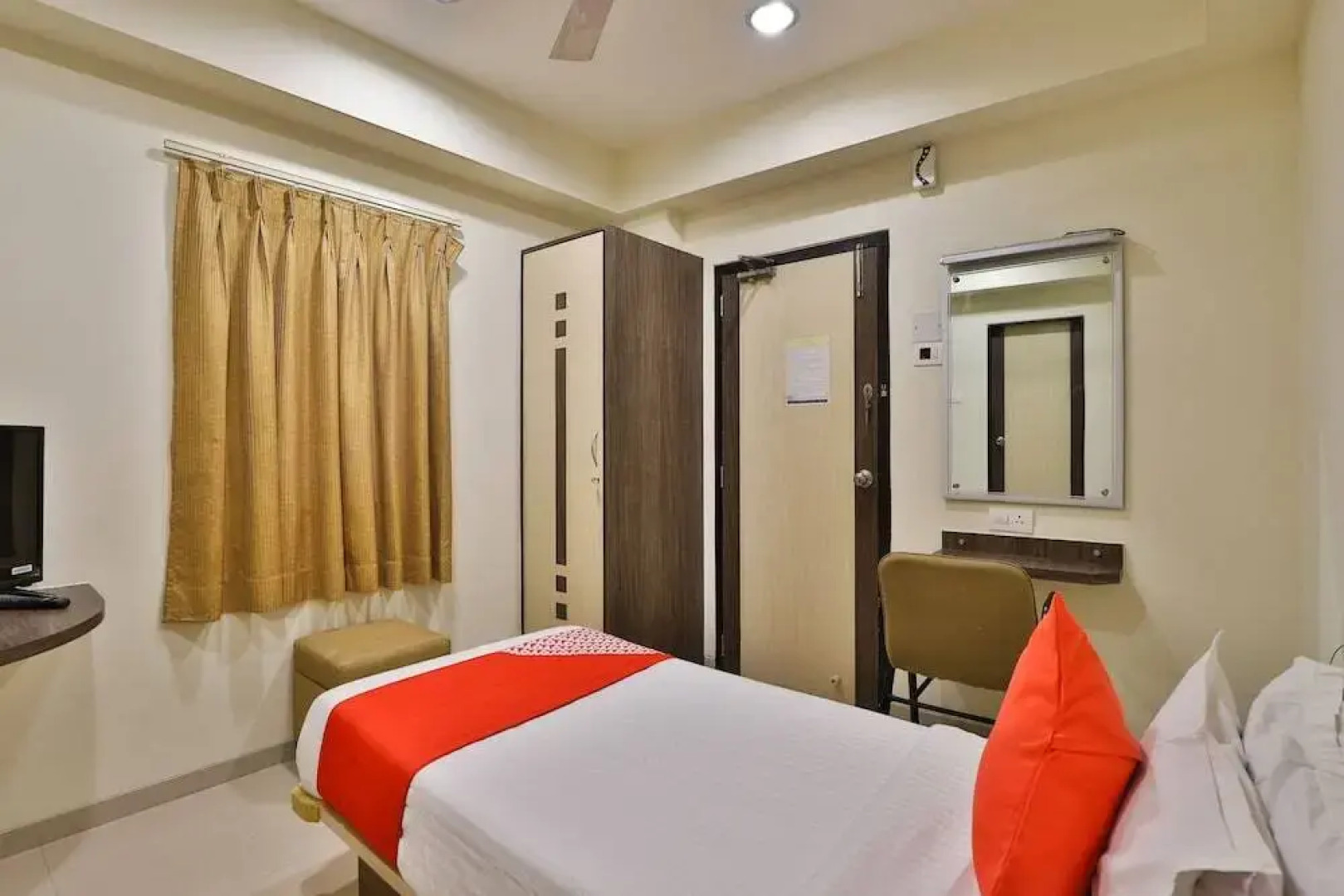 Hotel Galaxy Residency by OYO Rooms