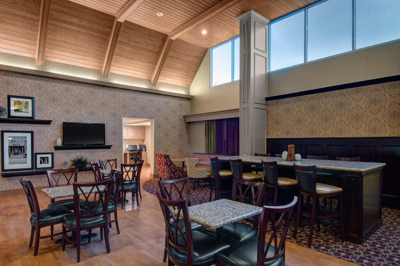 Hampton Inn & Suites Williamsburg-Richmond Rd.