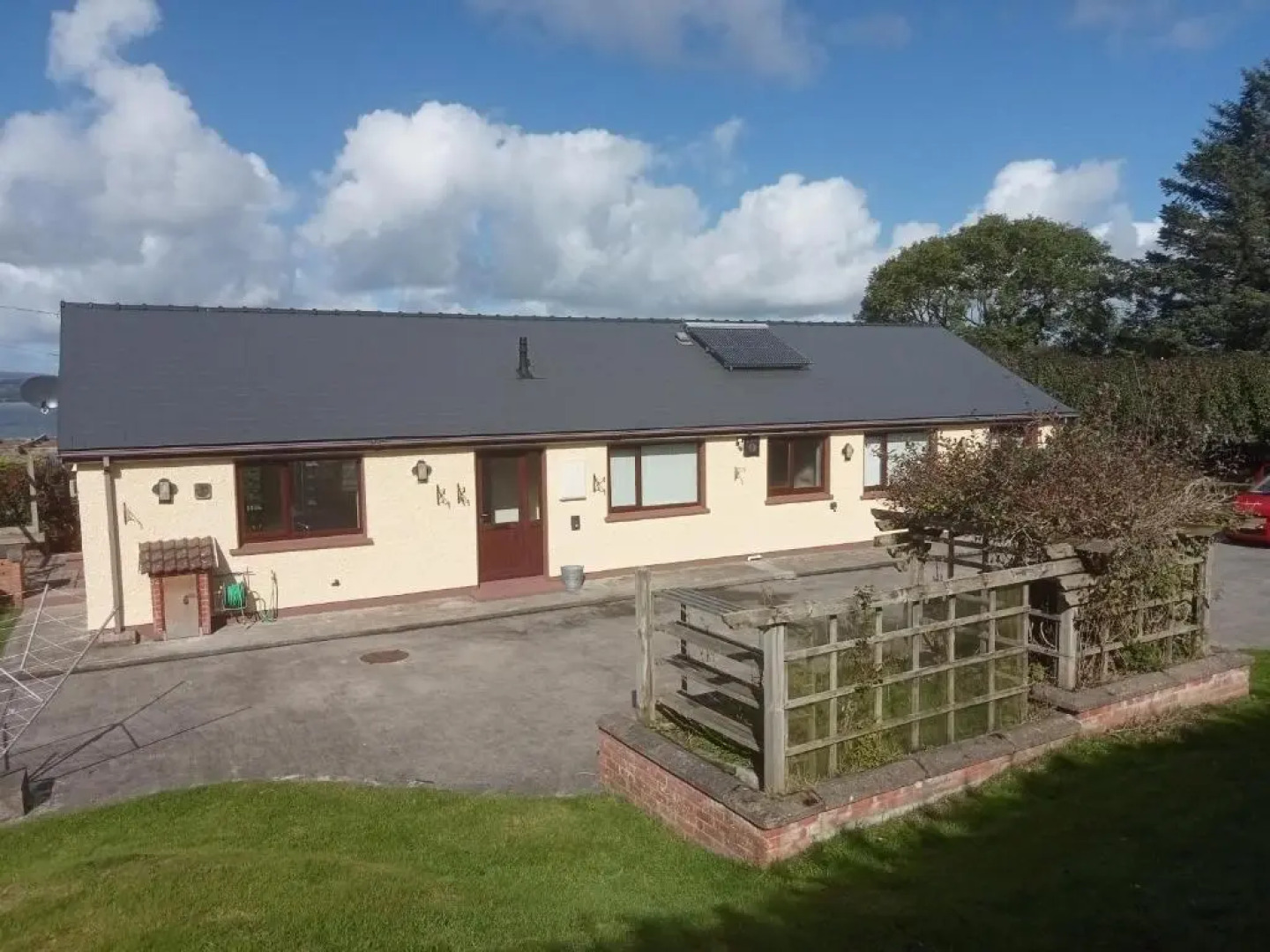 Impeccable 5-bed Cottage in Fahan Buncrana