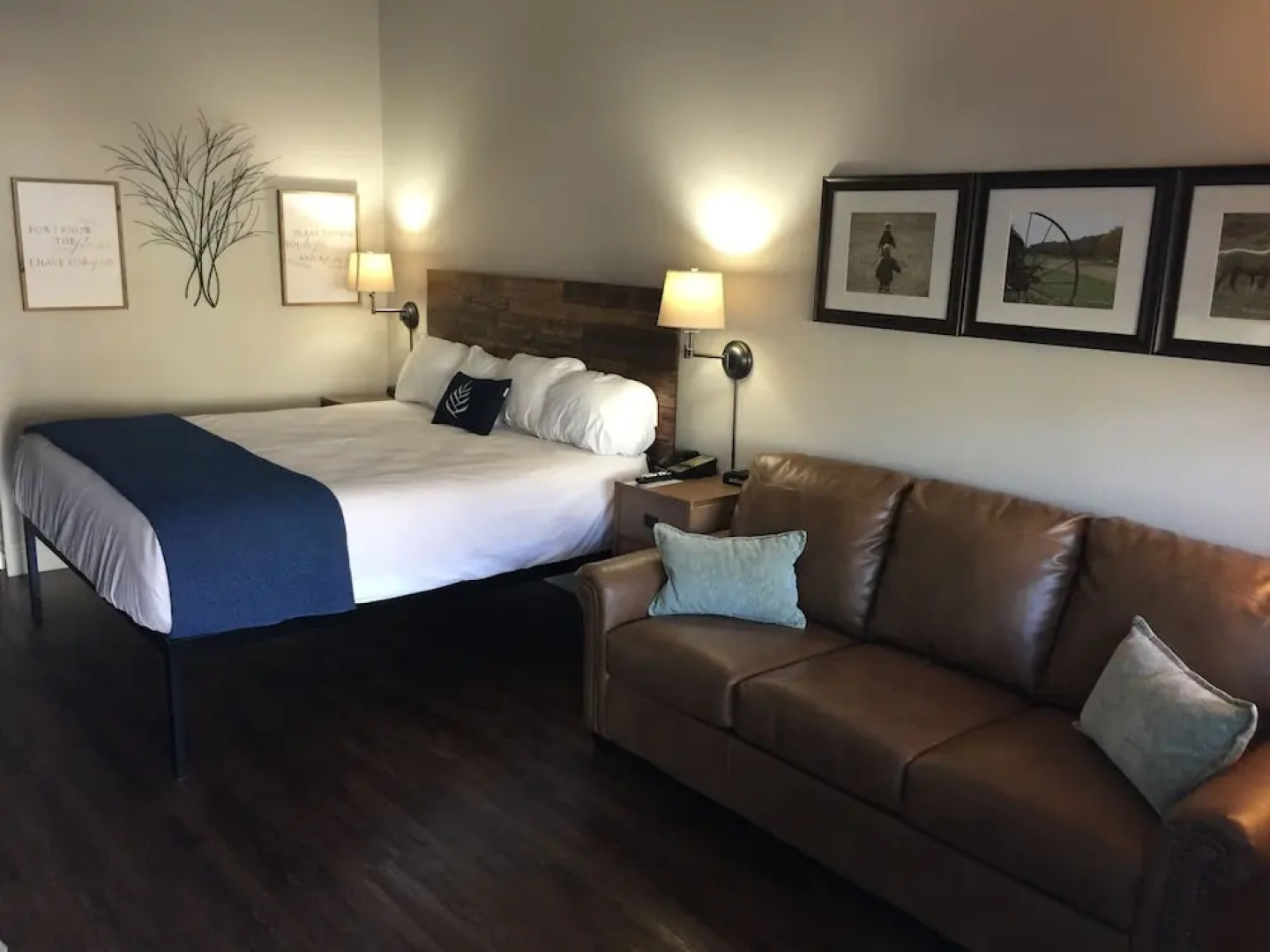 Pinemark Inn & Suites