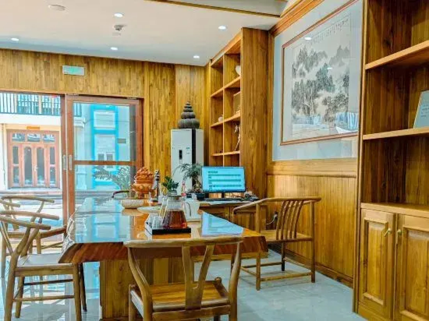 Mengla Liangqi Yunshe Business Hotel