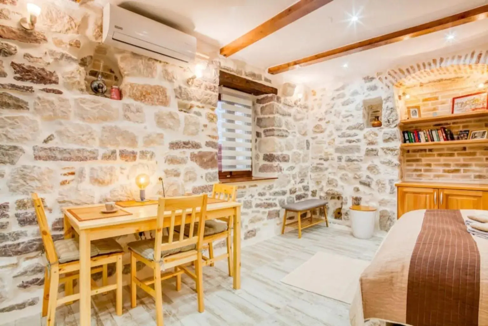 Kotor Bagus - Cozy Boutique Old Town Studio with Seaview Terrace
