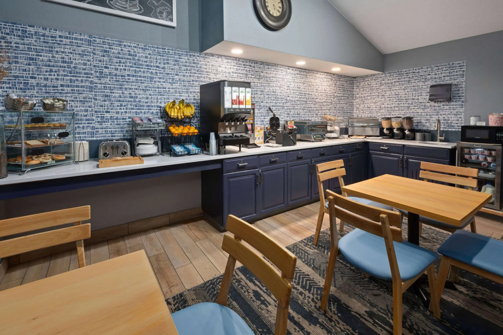 AmericInn by Wyndham North Branch