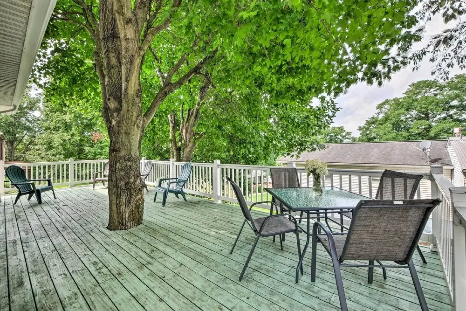 'the Shady Cottage' Millersburg Getaway w/ Deck