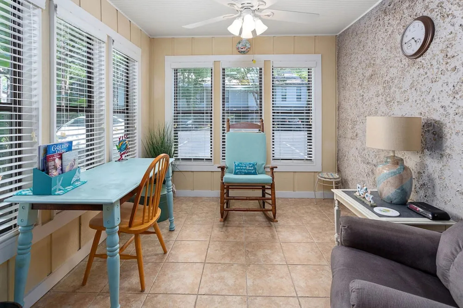 Island Retreat 2511-1 by Hodnett Cooper