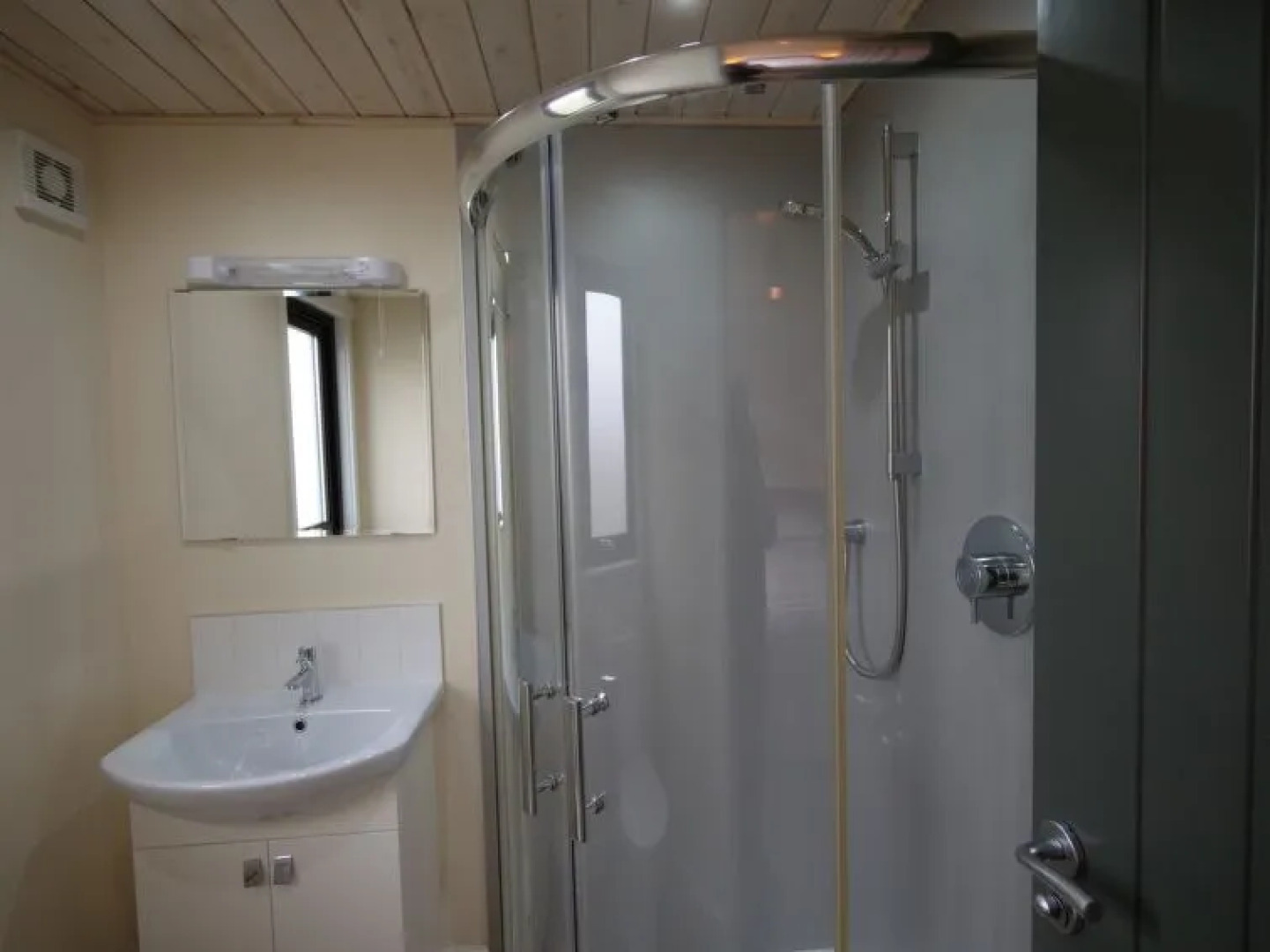 Chalet Loch Leven Lodge