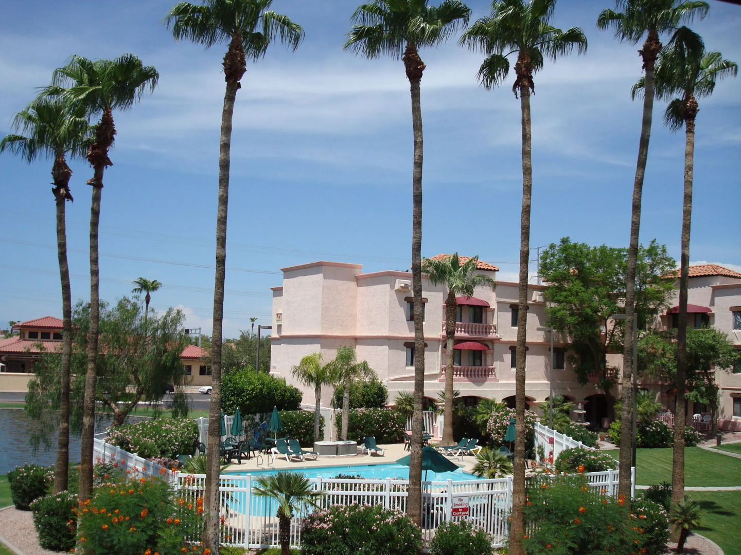 Windmill Suites Surprise - Phoenix, an Ascend Collection Hotel