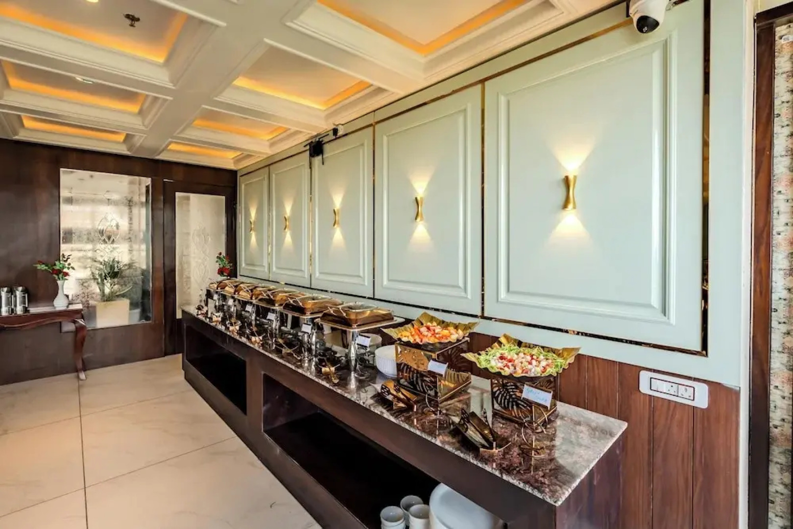 Alivaa Hotel, McLeodganj With Best Dhauladhar View & Infinity Pool Sky Garden