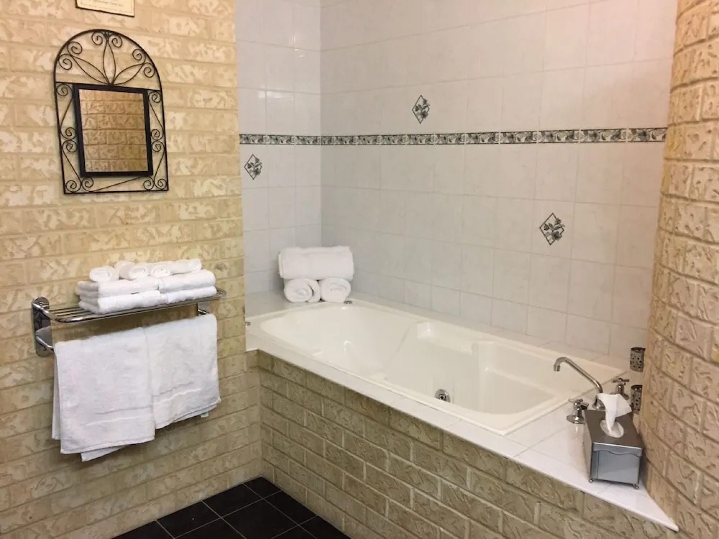 Atina Rocks Country Homestead