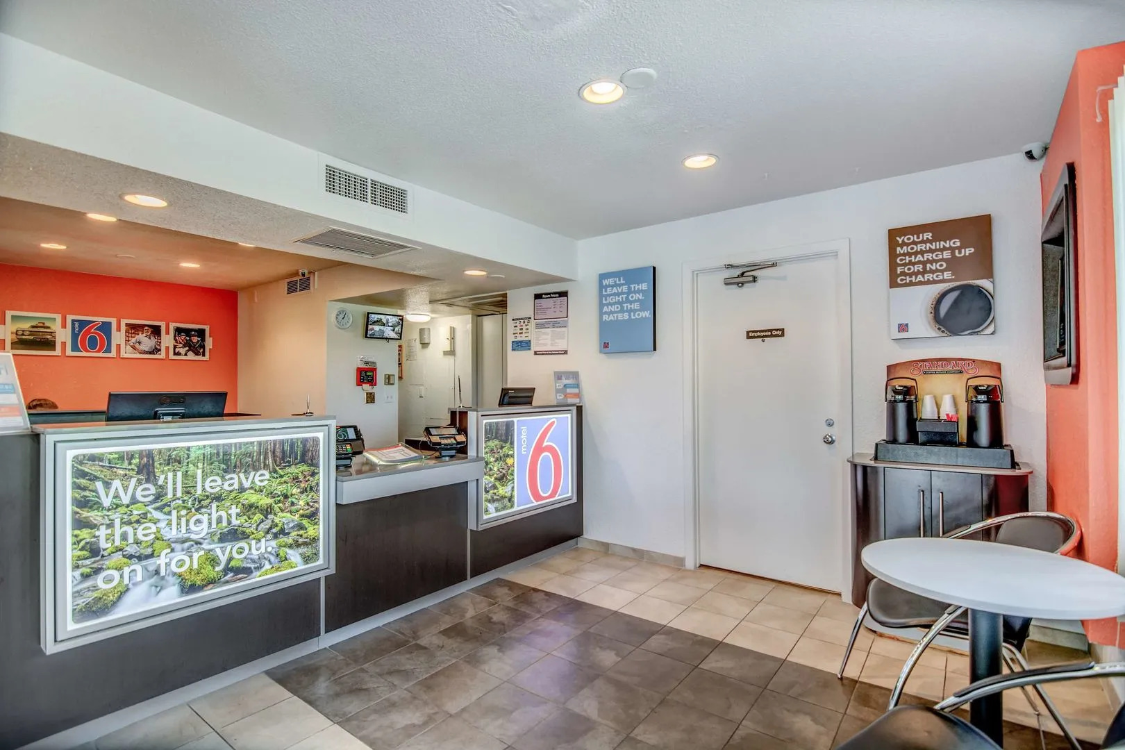 Super 8 by Wyndham Tracy