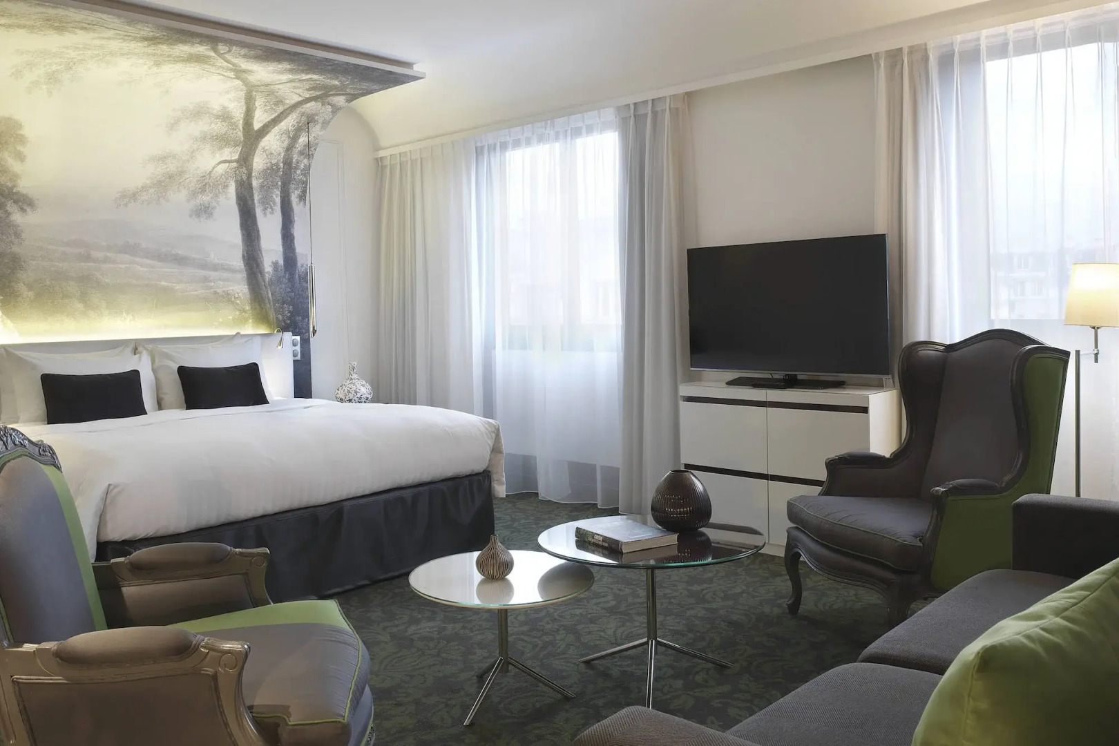 Renaissance Paris Nobel Tour Eiffel Hotel