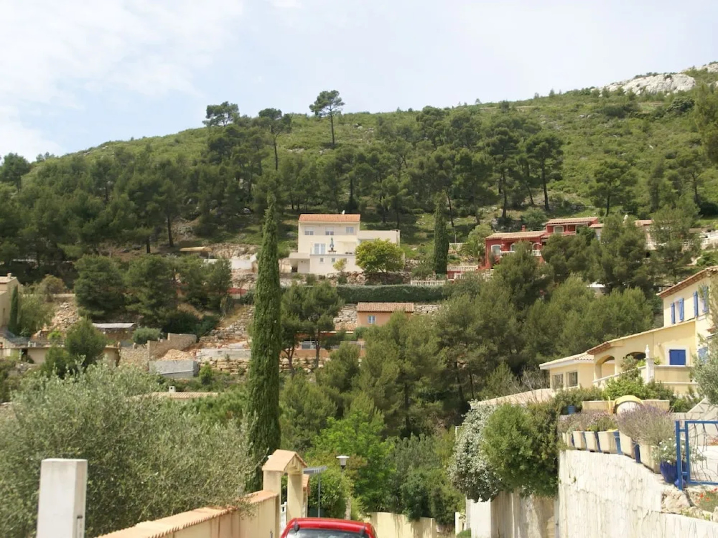 Spacious Villa in Toulon with Private Pool