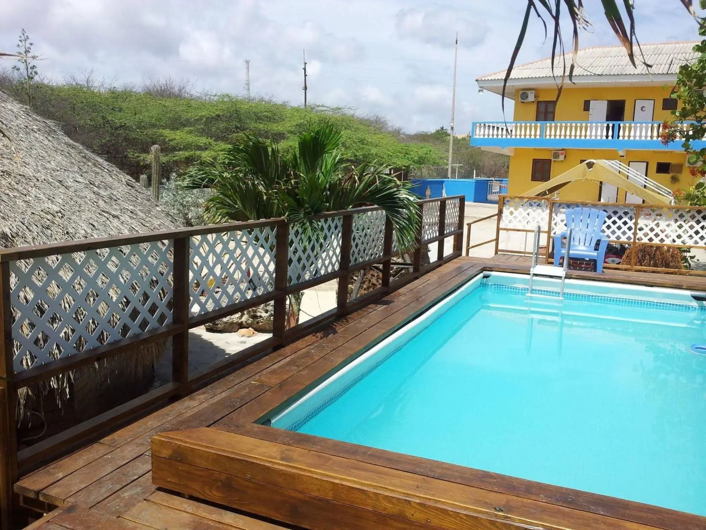 Sea Horizon Apartments (across from Mambo Beach)