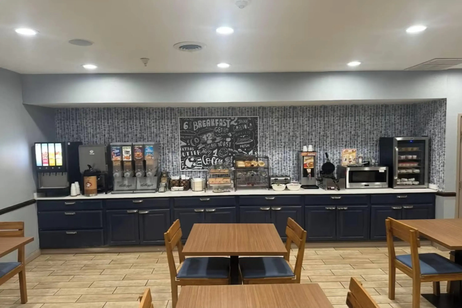 AmericInn by Wyndham Galesburg