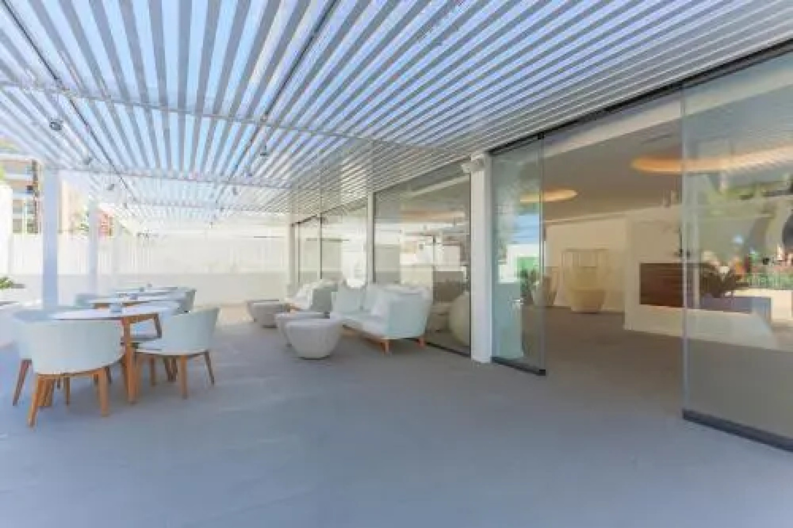 White Apartments - Adults Only