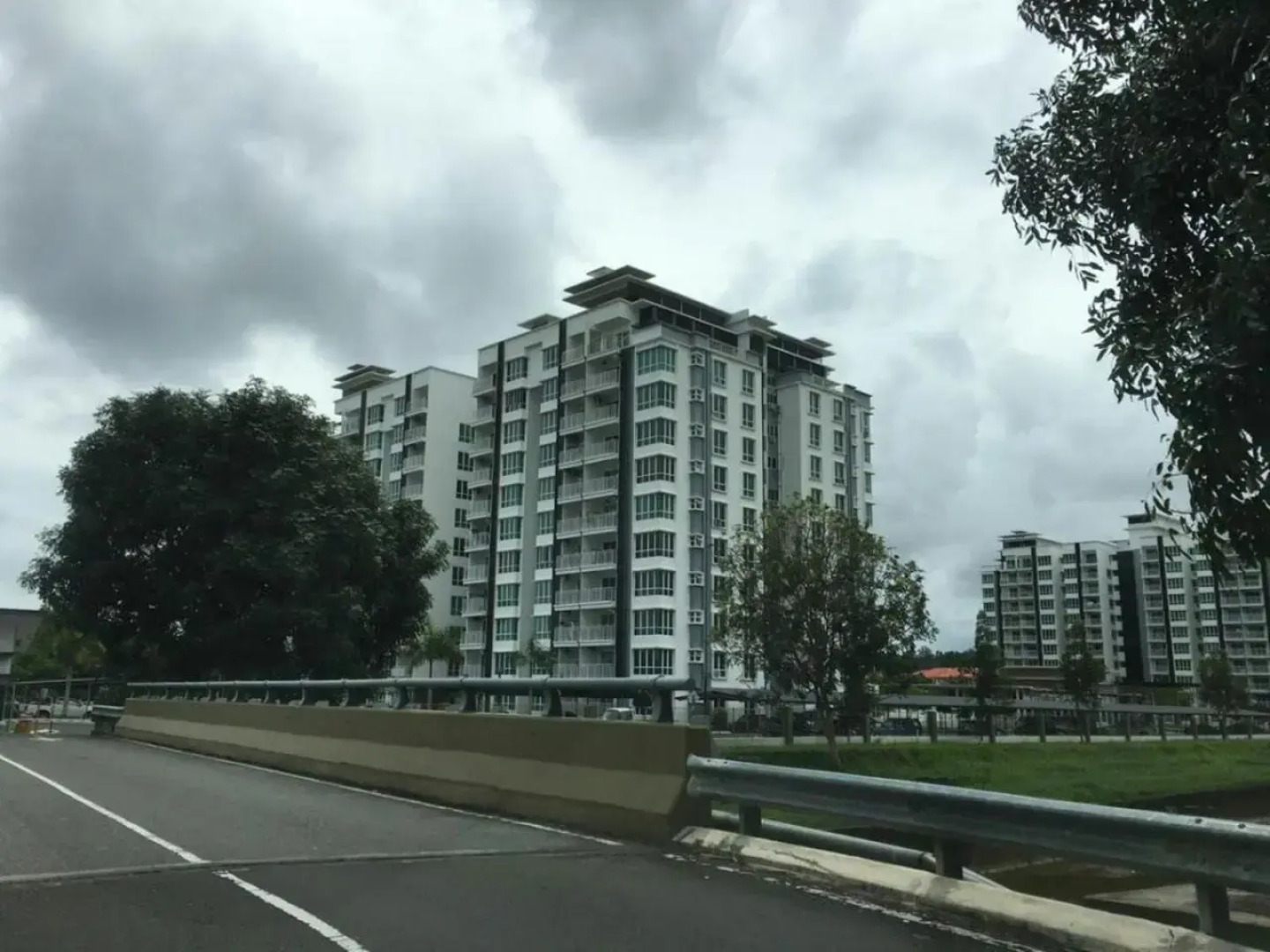 Sandakan Spacious and Comfortable Pool View Condo