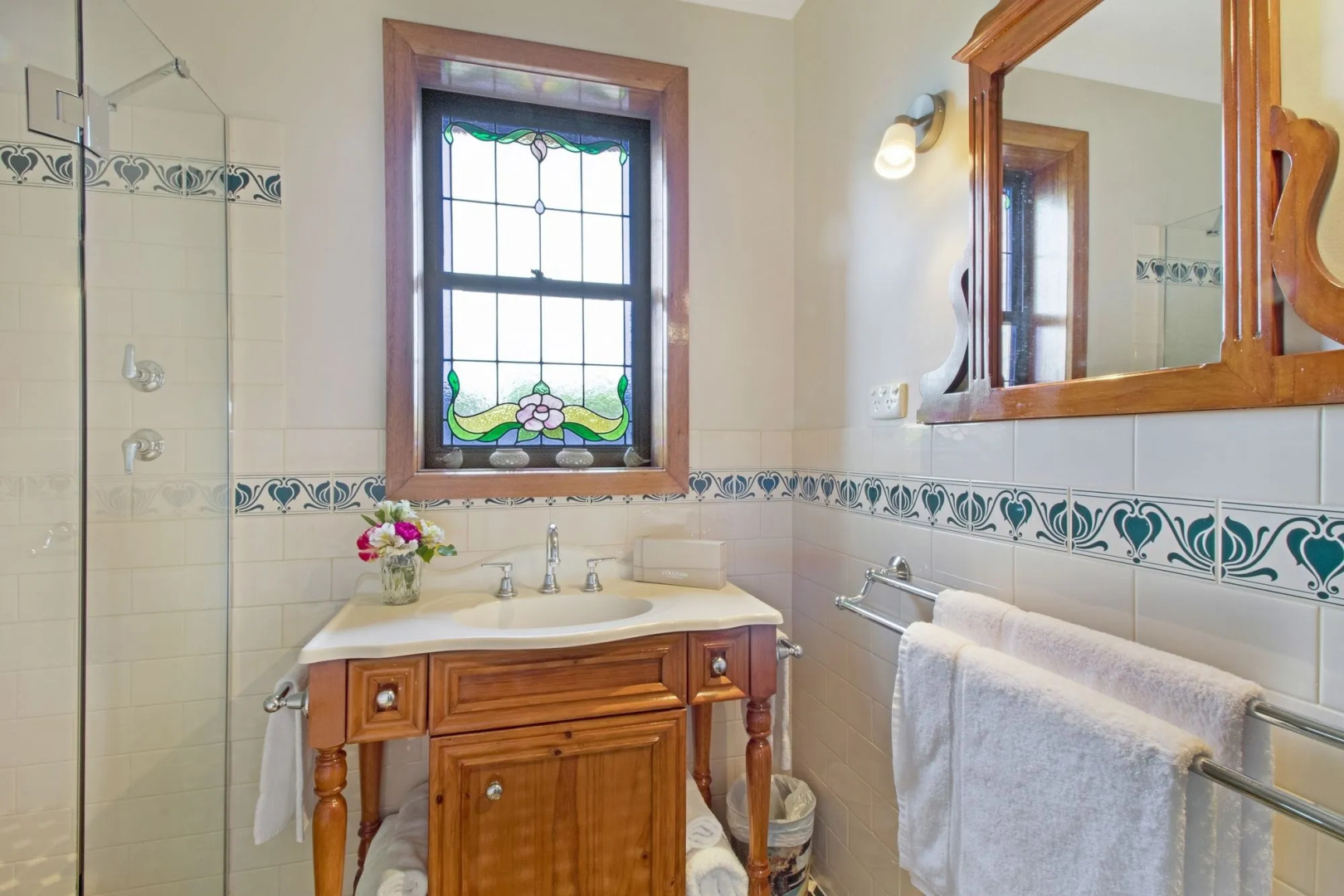 Stonewell Cottages & Vineyards