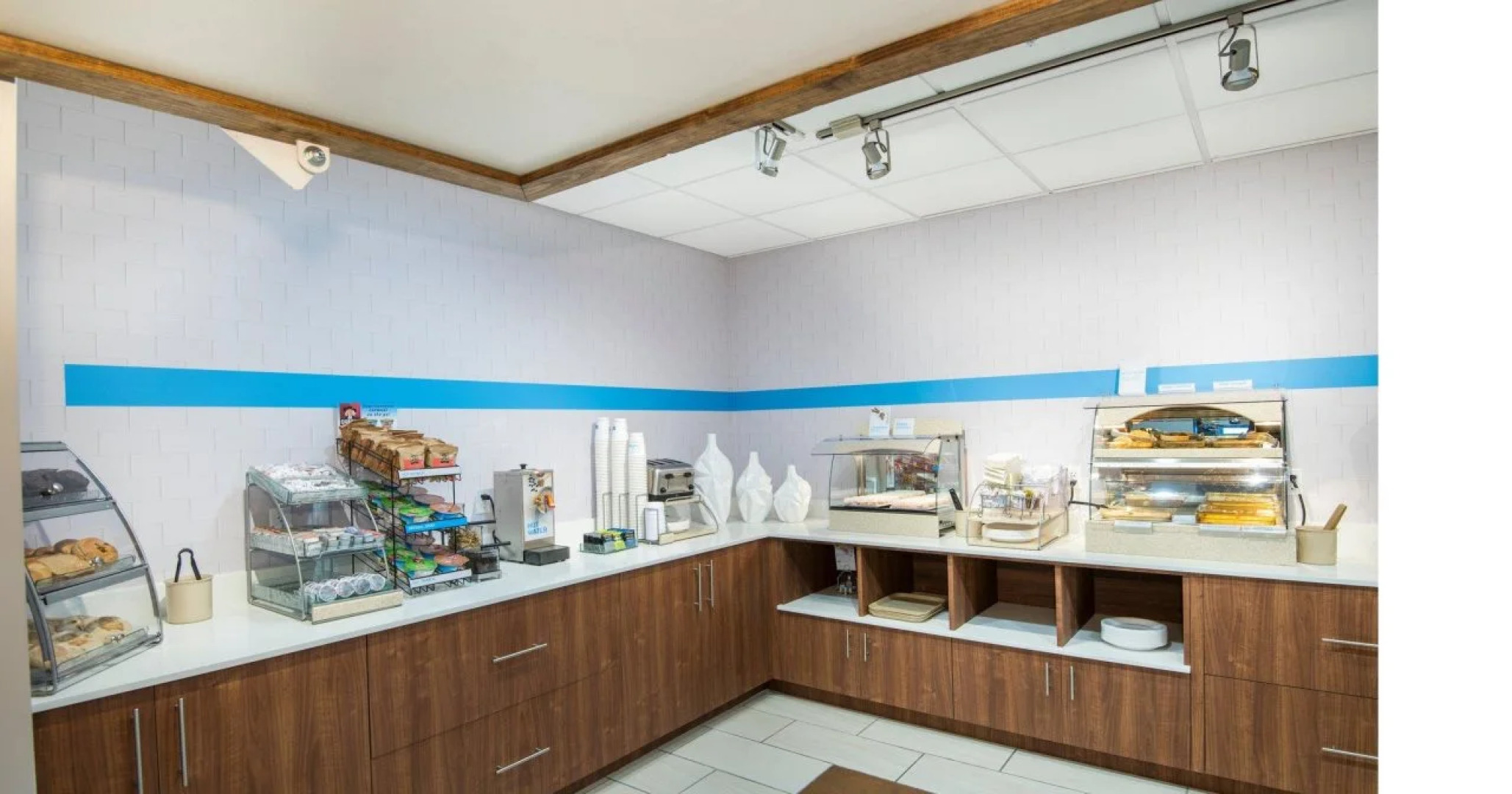 Holiday Inn Express Hotel & Suites PEORIA NORTH - GLENDALE by IHG