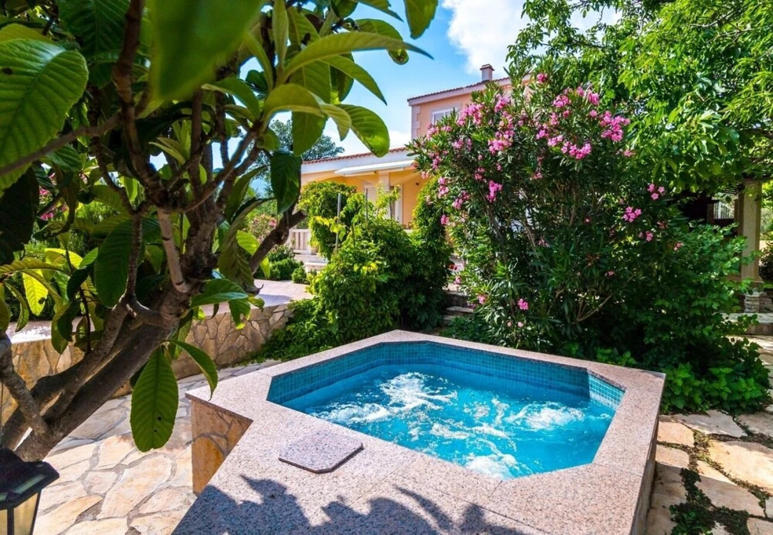 Mare - Open Pool and Pool for Children - H