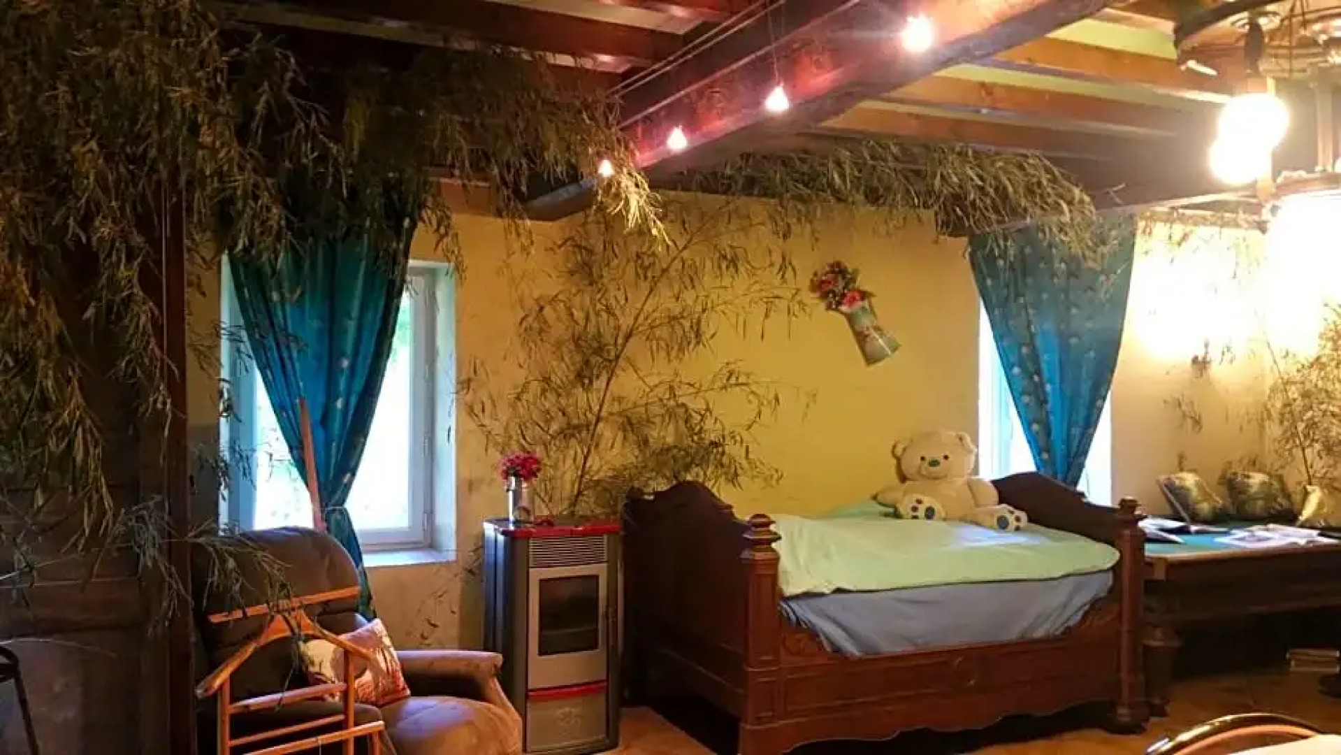 BASSE-COUR DE MONTIN au 256 chemin de la rocaille à 38510 VEZERONCE CURTIN