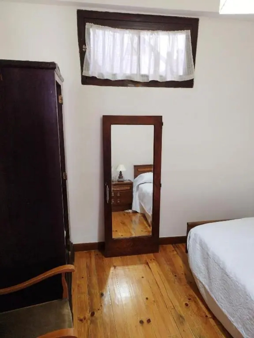 Berleo 1 Piso completo en pleno casco histórico.