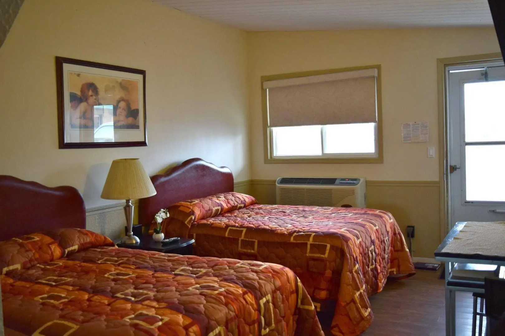 Centre Suites Inns Motel