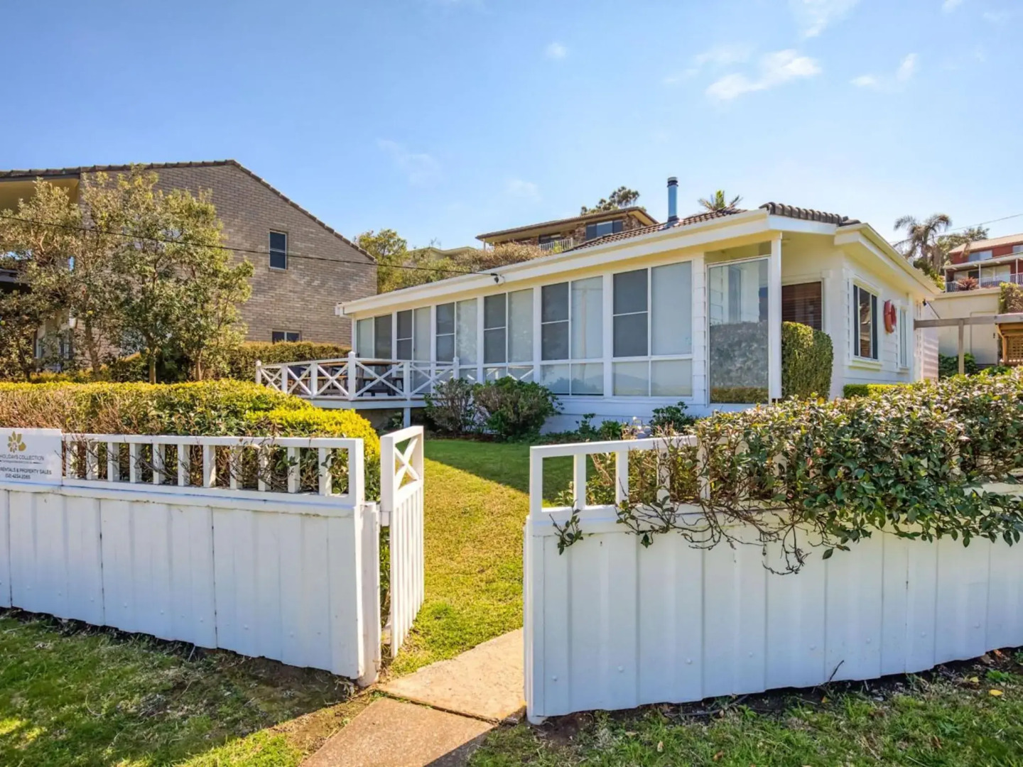 THE BEACH HOUSE Gerroa 4pm check out Sundays