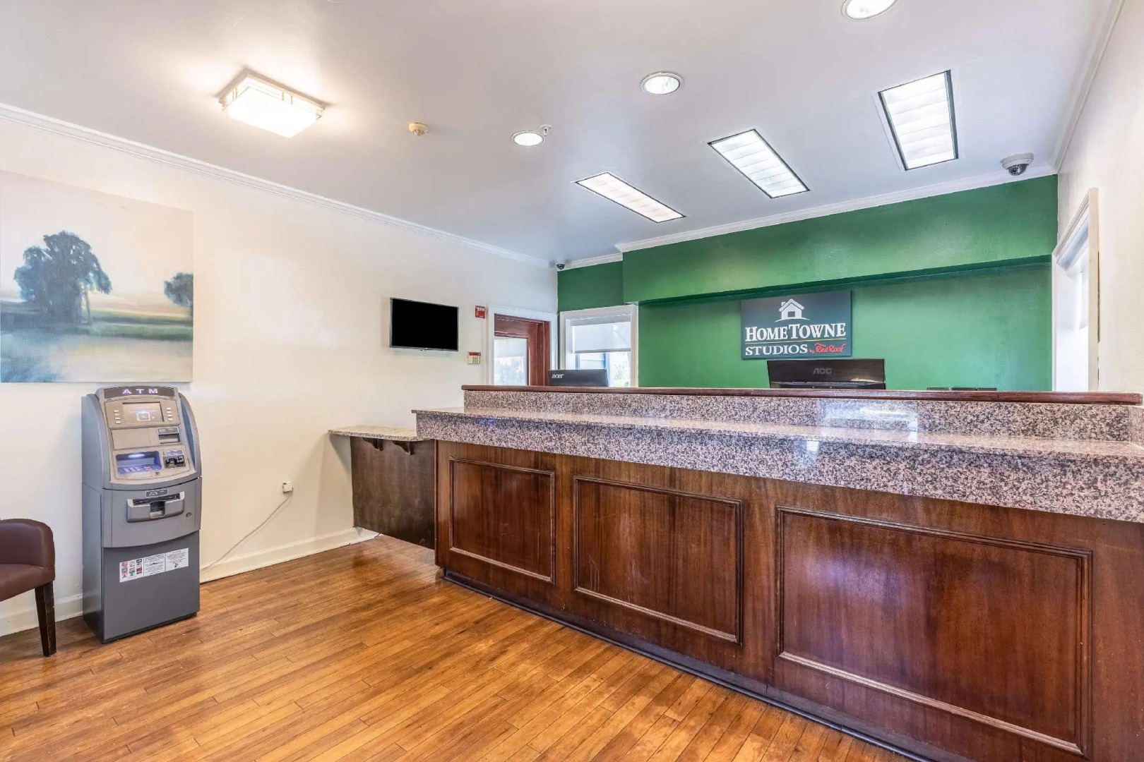 HomeTowne Studios Orlando - Casselberry