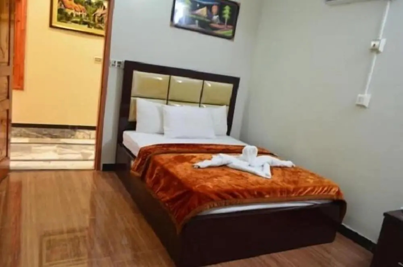 Grand Holidays Hotel