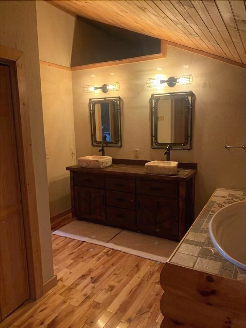 Daze Off - 4 Br Cabin