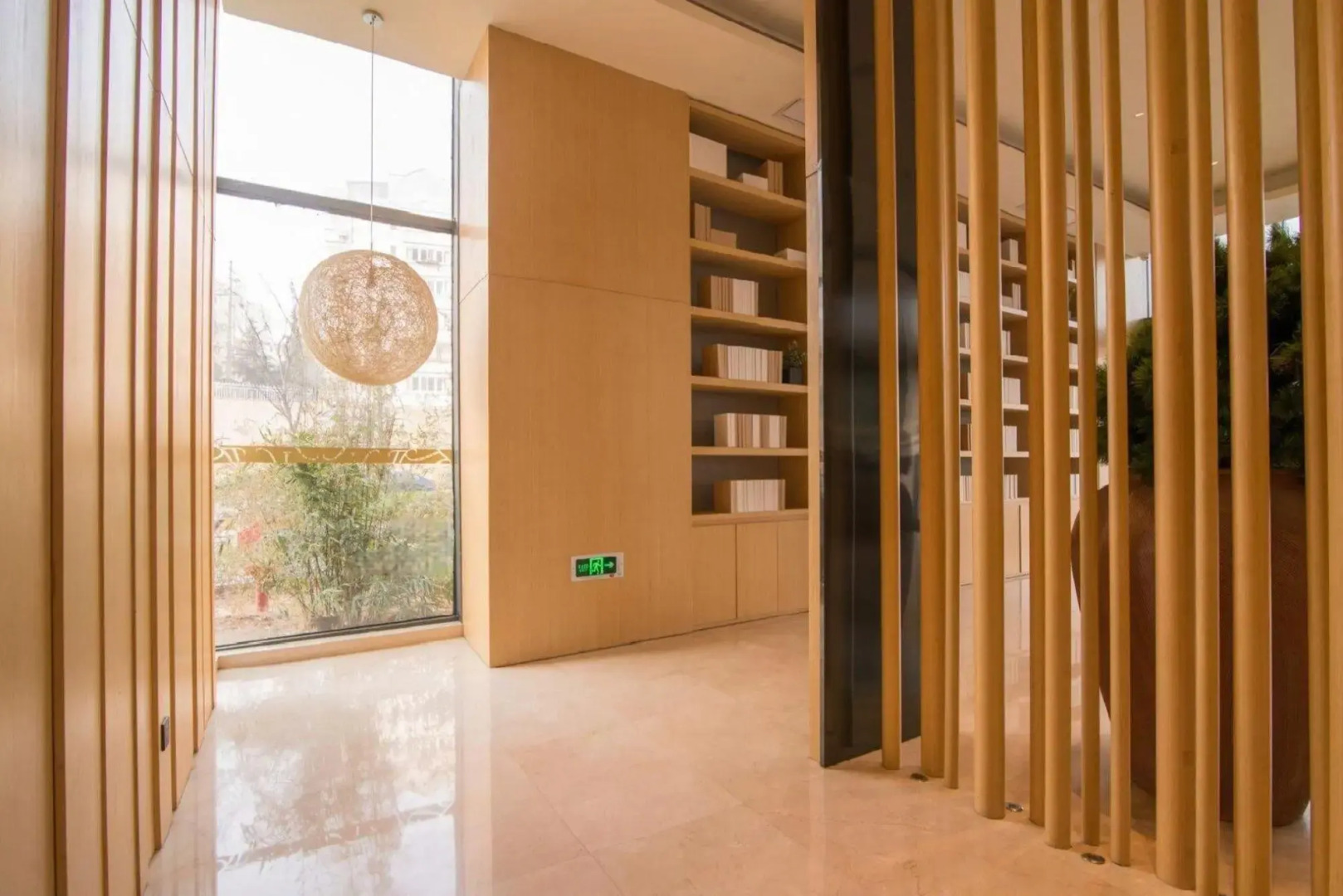 Ji Hotel (Zhenjiang Railway Station South Square)