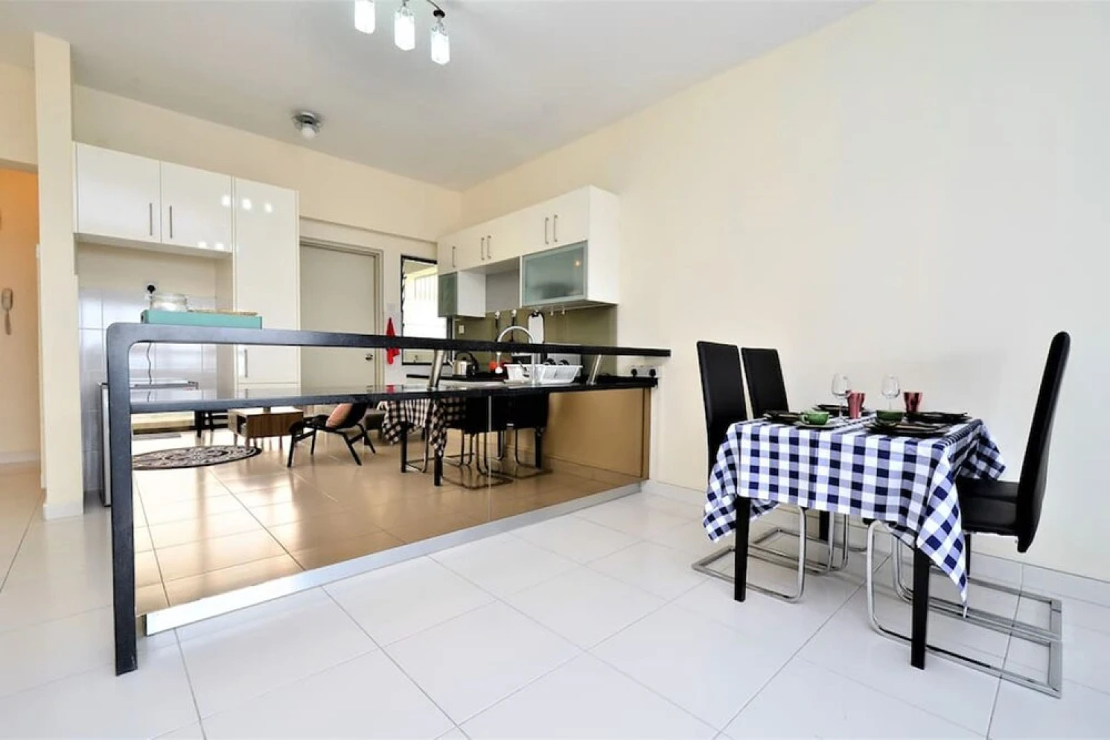 6-8 pax SetiaWalk 5min LRT Cozy Apartment Puchong