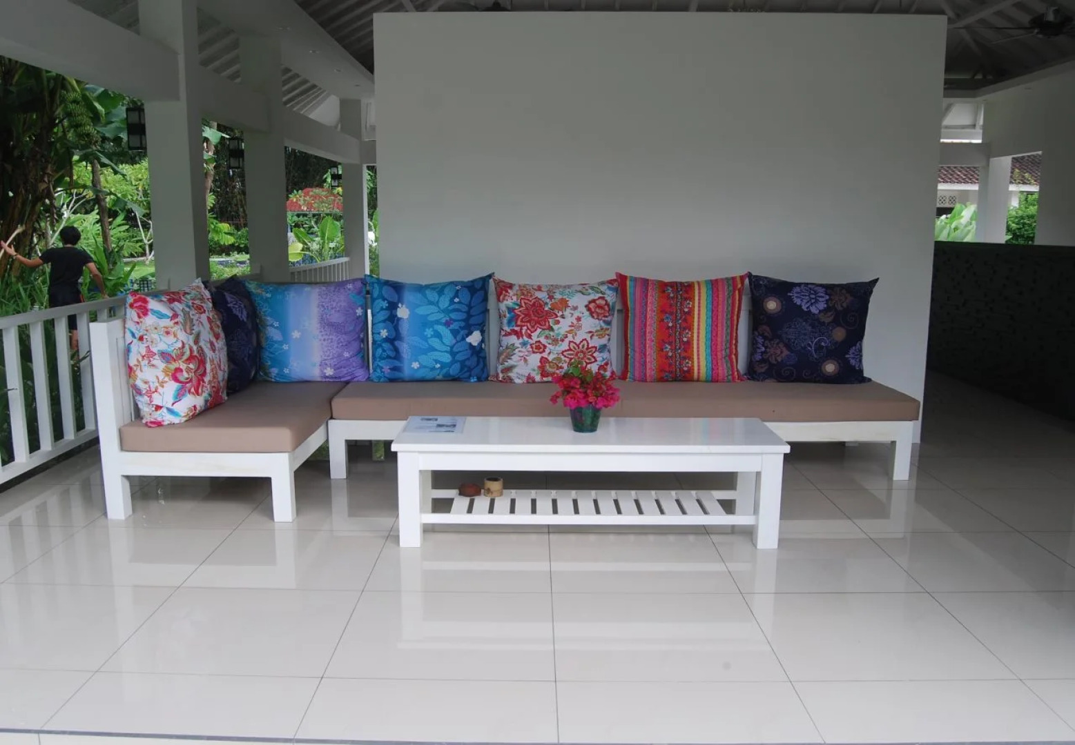 Pondok Anggrek Putih