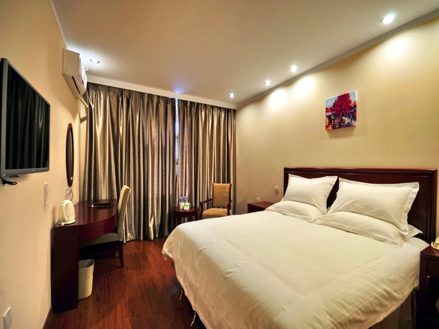 GreenTree Inn Zhangjiakou Jinding Ci’er Mountain Road Business Hotel