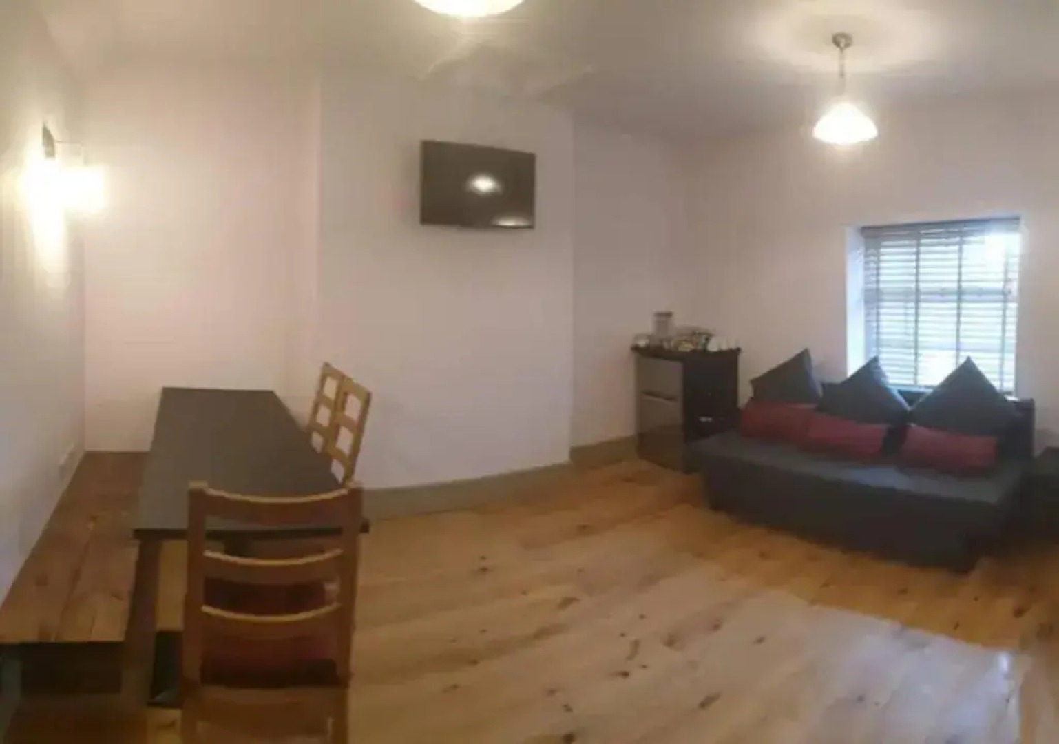 Sparks - Family Suite in Canalside Guesthouse