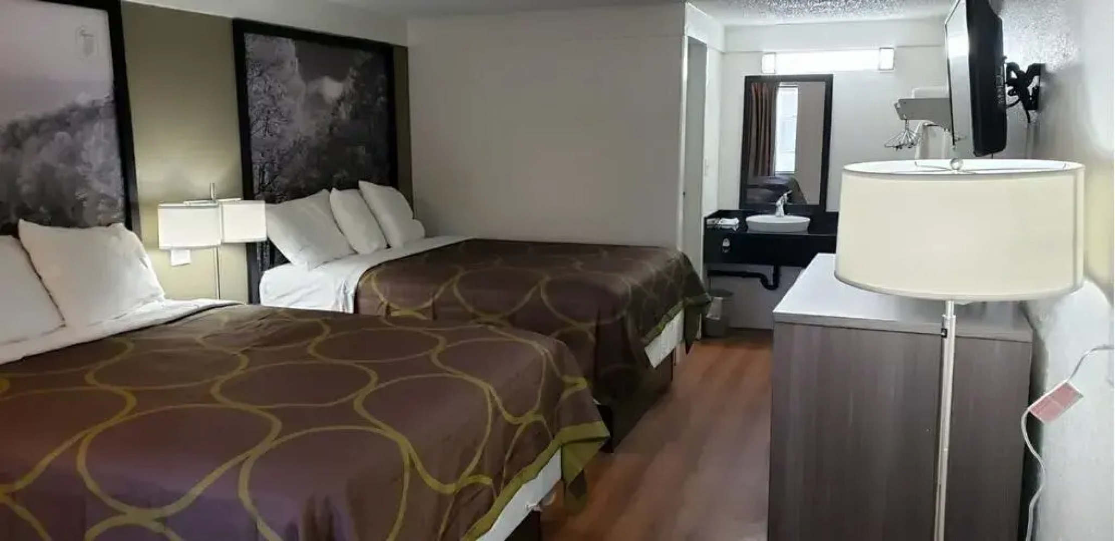 Super 8 by Wyndham Asheville/Biltmore