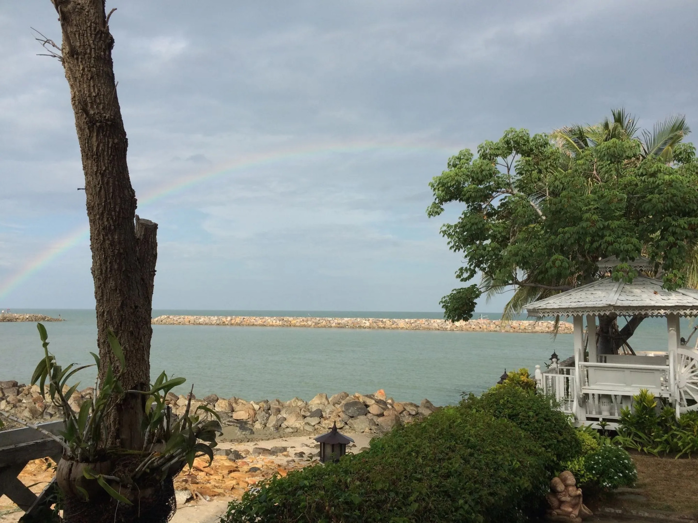 Chomtalay Resort at Had Chaosamran Beach