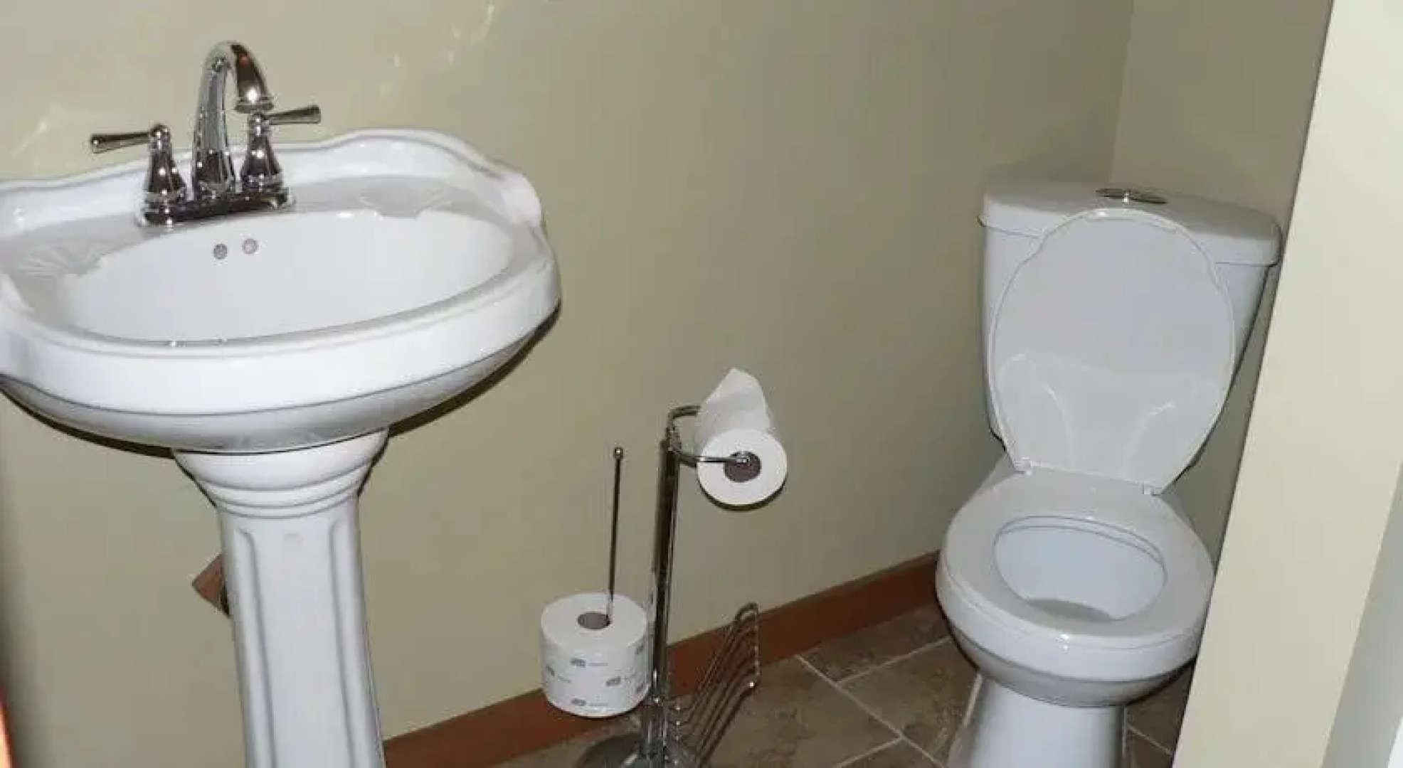 The Getaway Waterfront Cottage