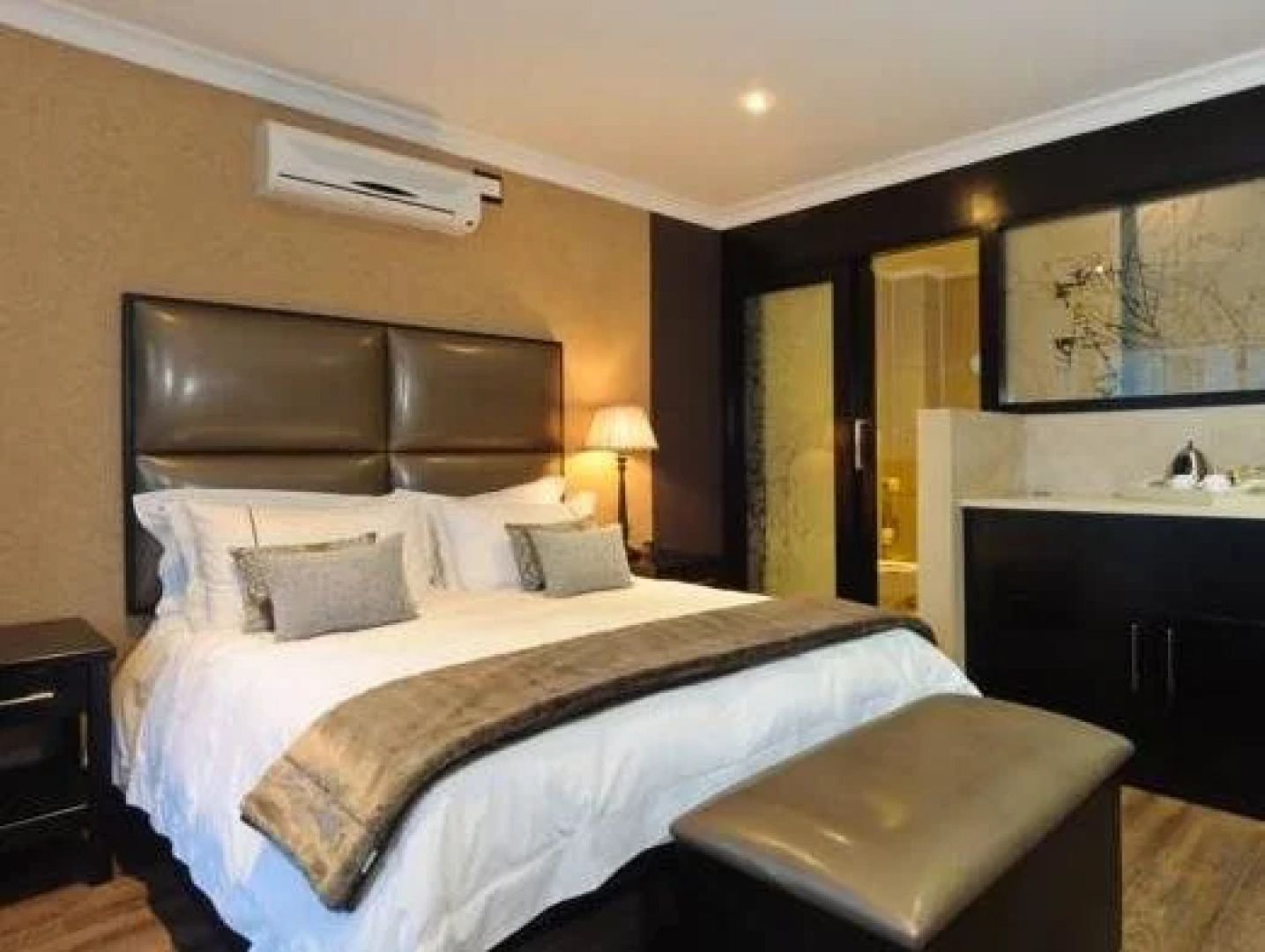 The Executive Suites  555