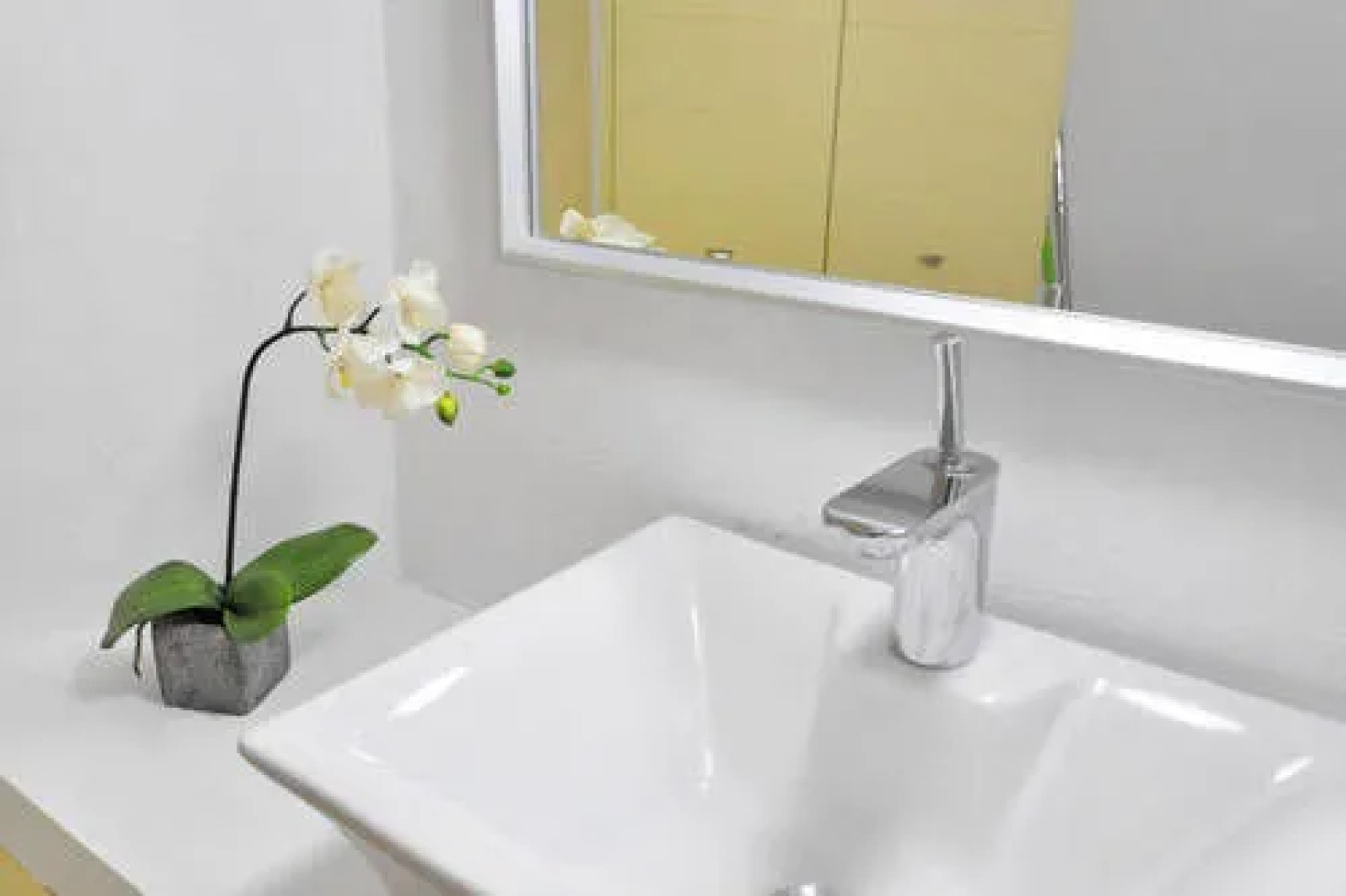 Beachfront Apartment Downtown