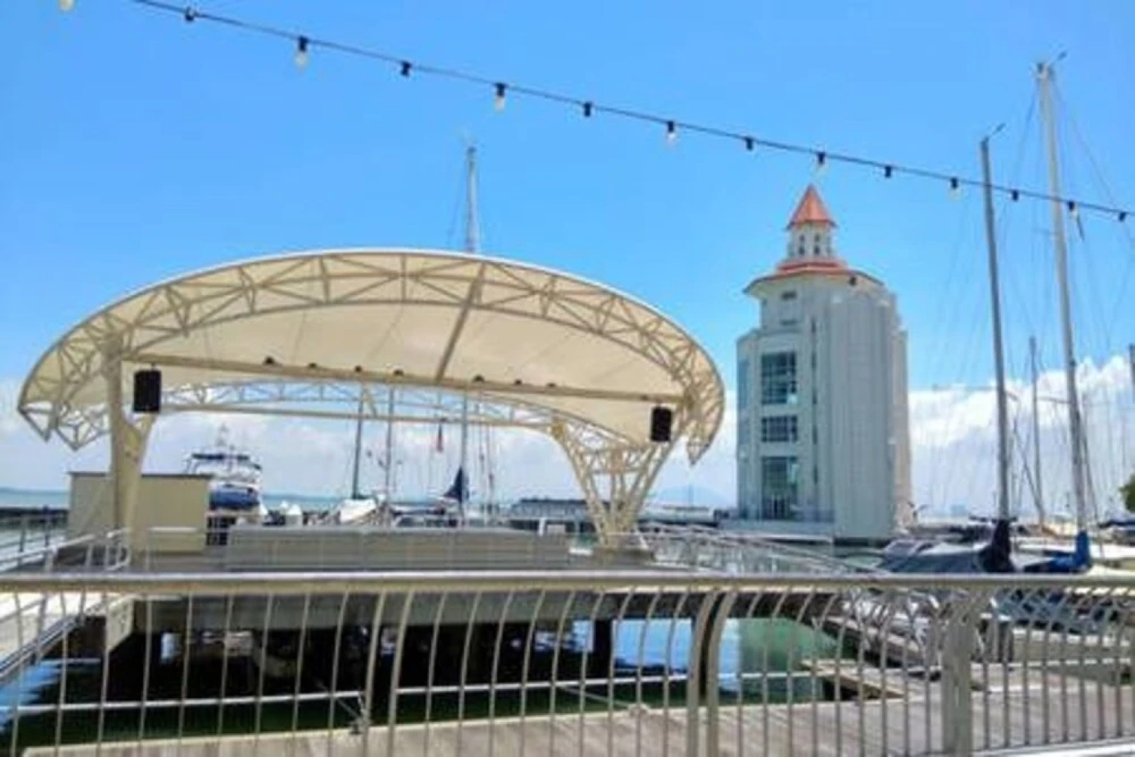 One BR Apartment Straits Quay Penang