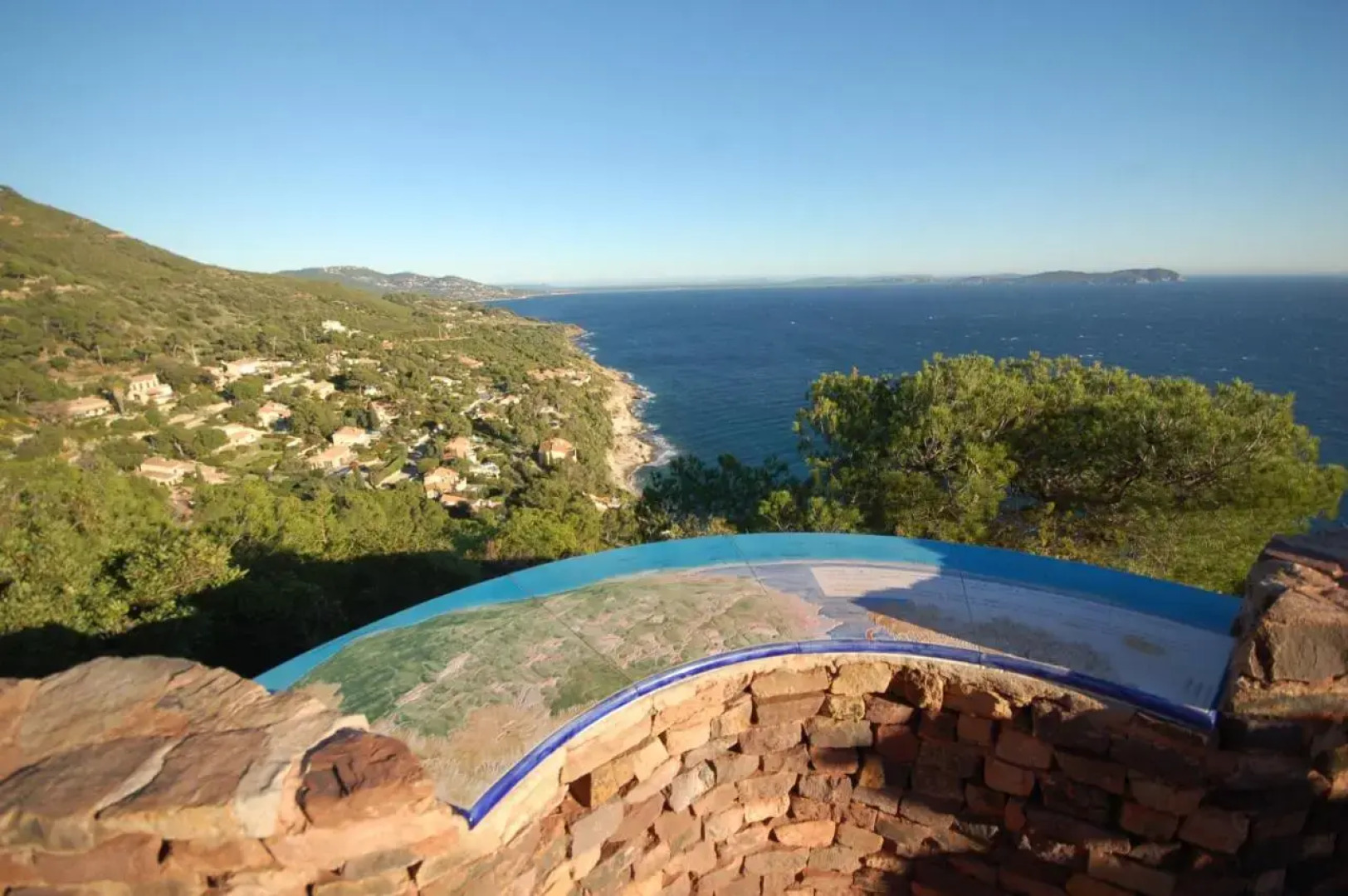 Duplex maison de village, plages, LESCLESDENICOLE