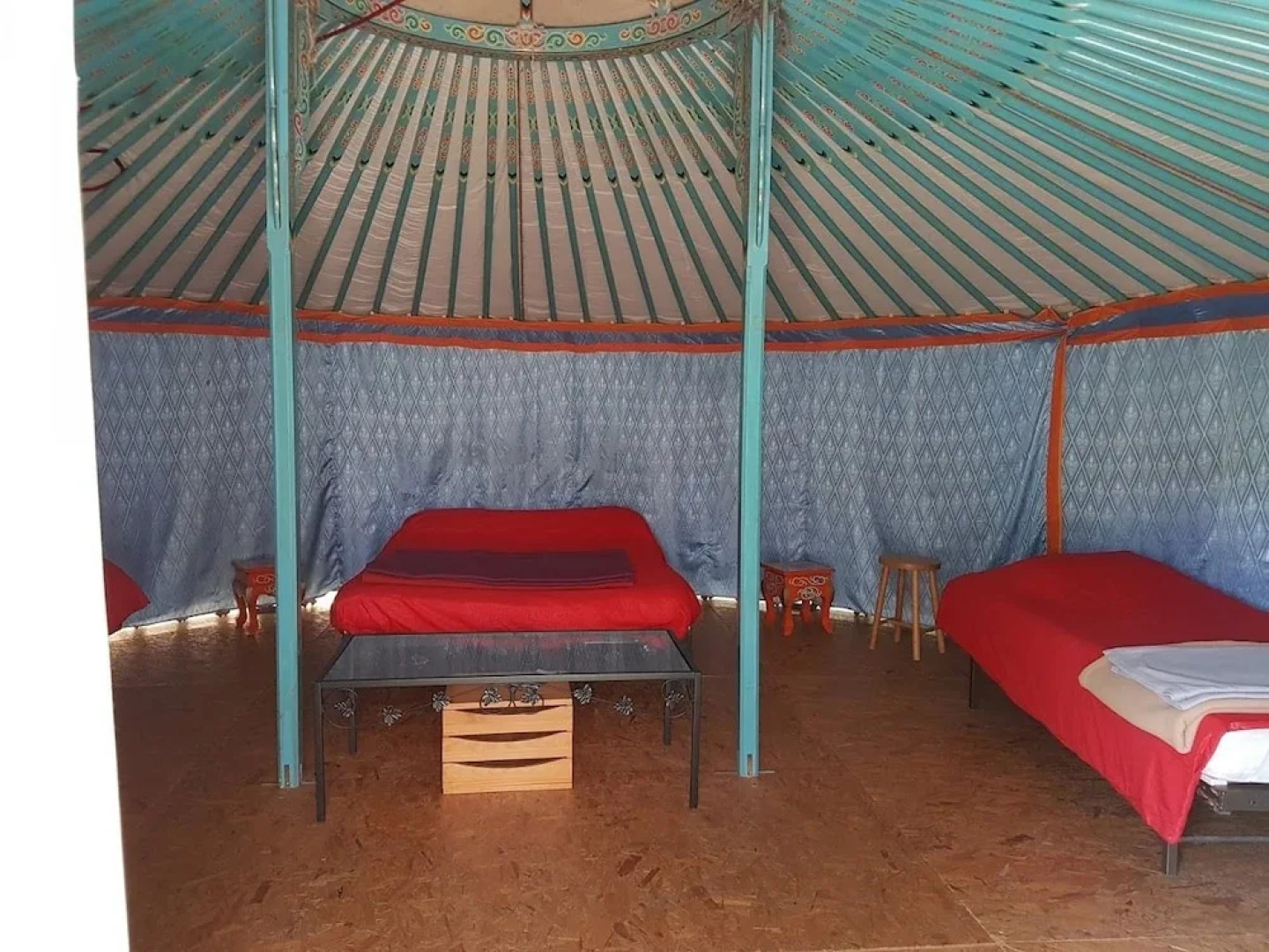 Les Truffiers Yourtes et roulotte