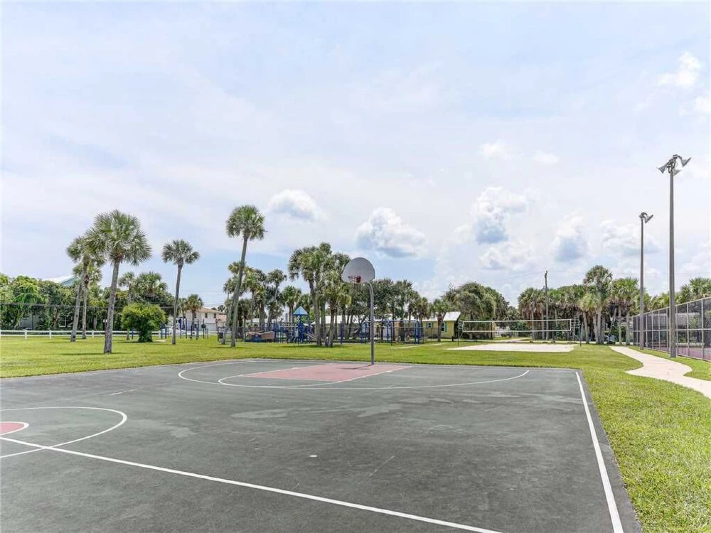 Oasis Beach House, 2 Bedrooms, Sleeps 6, Beach Front, HDTV, WiFi