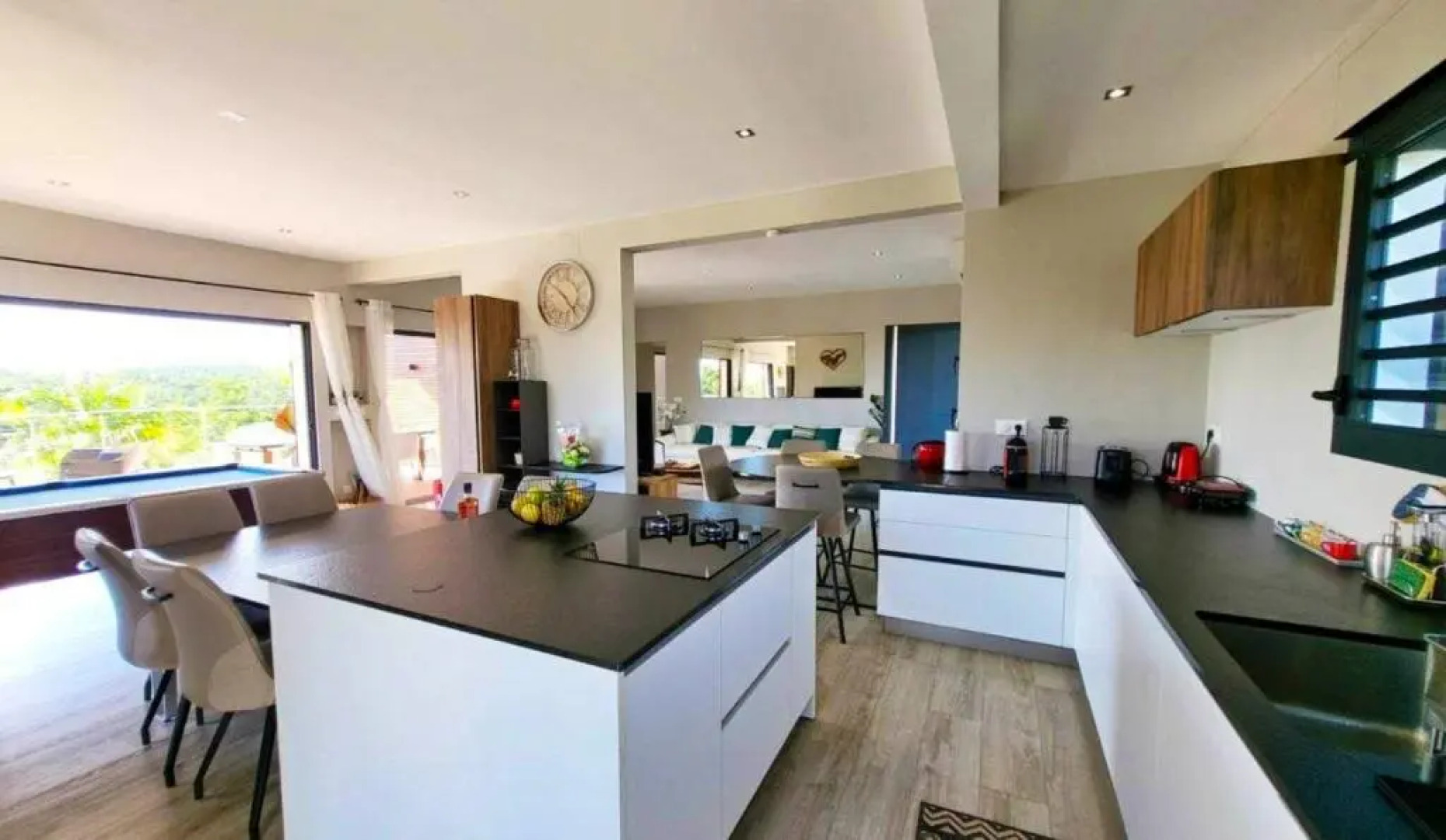 Villa de 3 chambres avec vue sur la mer piscine privee et jardin clos a Goyave a 2 km de la plage