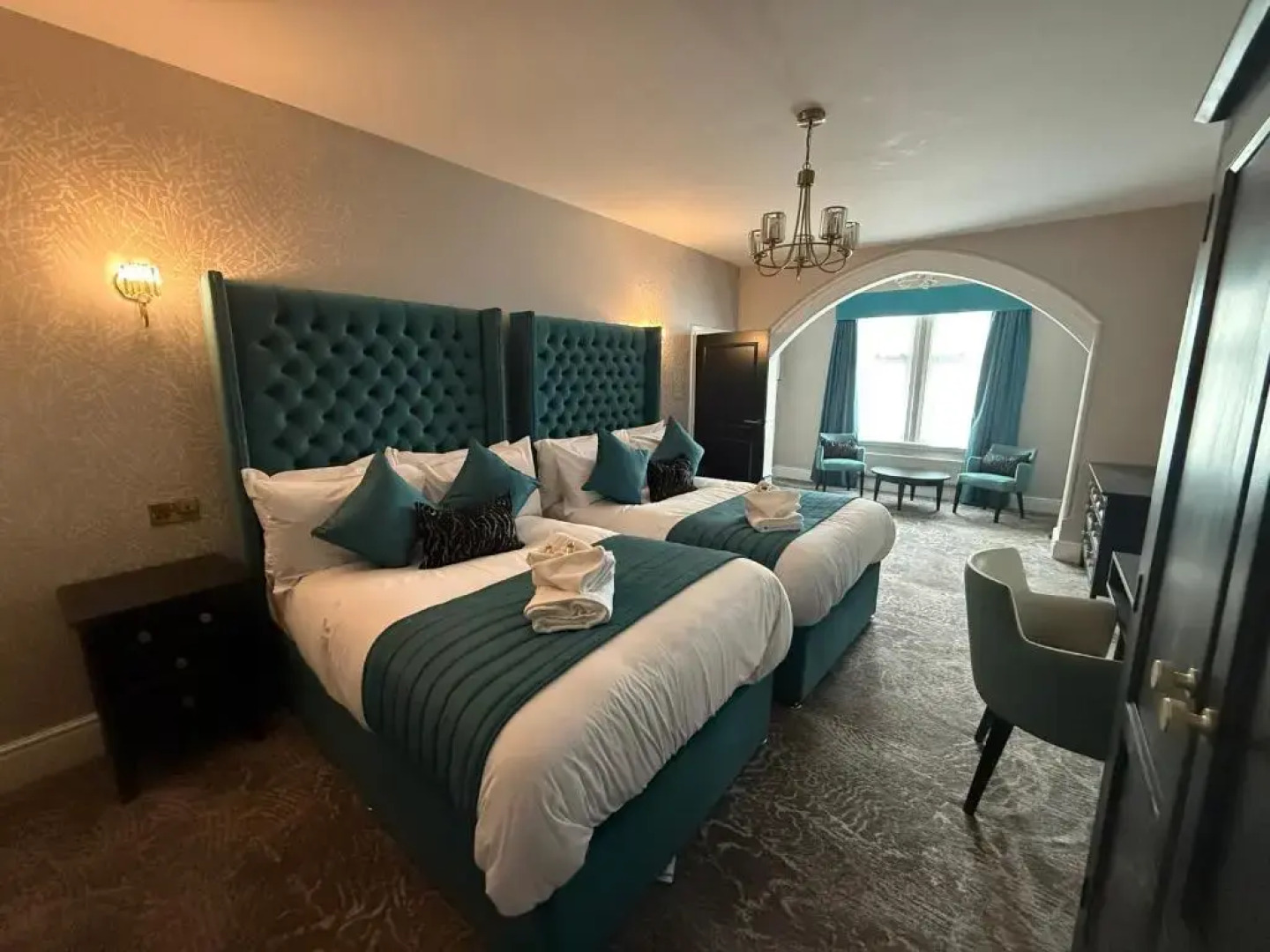 Lyons Woodlands Hall